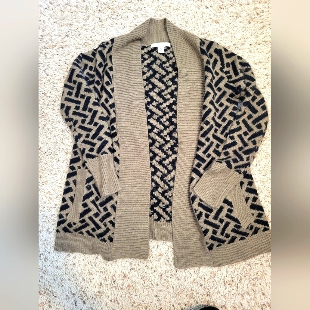 Love by Design Cardigan Taupe wt black block geo pattern has pockets M